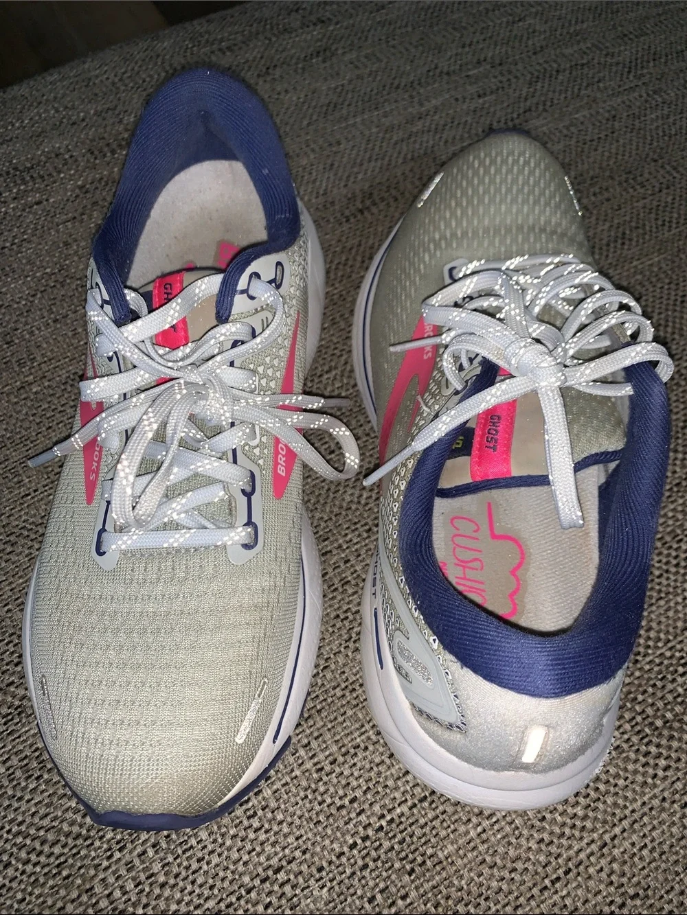 Brooks ghost 14 athletic tennis shoes running shoes size 7